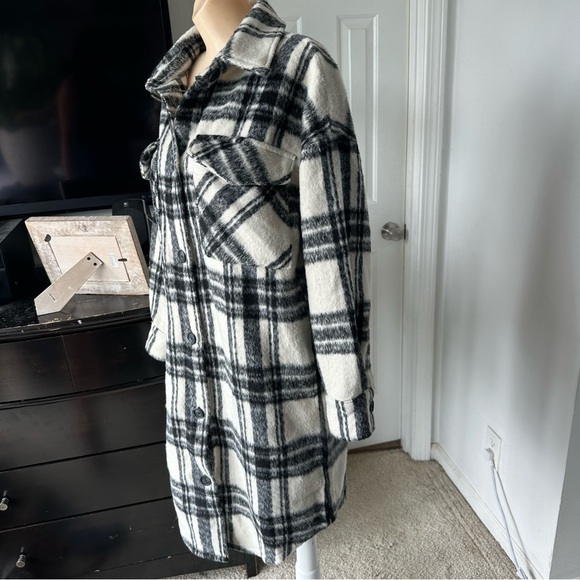 STEVE MADDEN LONG BUTTON UP FRONT POCKET SHIRT JACKET - Picture 9 of 15